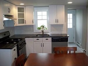 Kitchen w/Granite Countertops