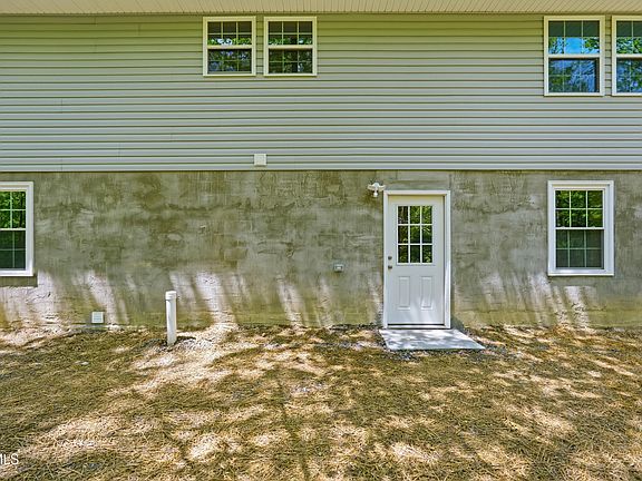 3rd image of 14722 Bull Run Rd