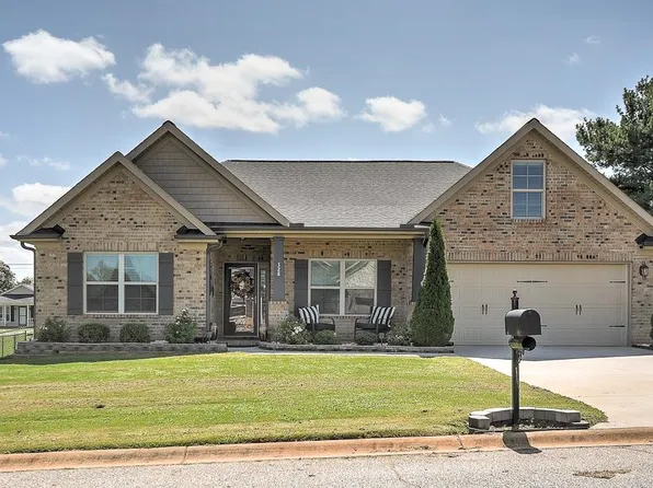 328 E Story Bush Ln, Inman, SC 29349