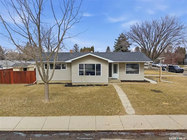 56 Welker CRESCENT, Saskatoon, SK S7H 3M4