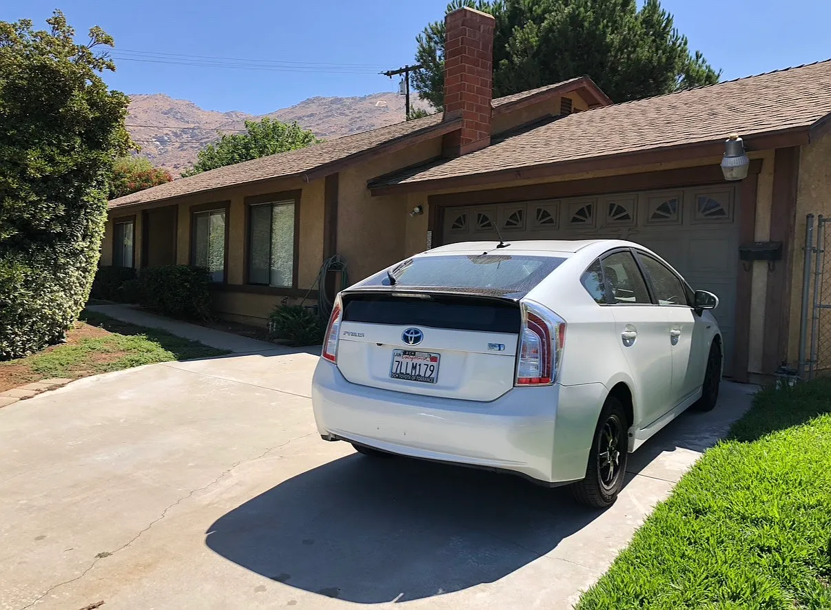 5 bed, 1643 sqft, $750 — Photo 1
