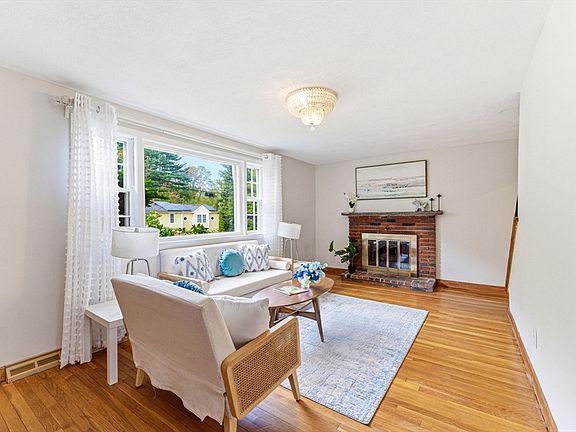 3rd image of 33 Wallace Rd
