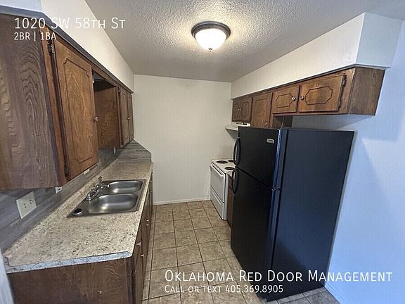 3rd image of 1020 SW 58th St