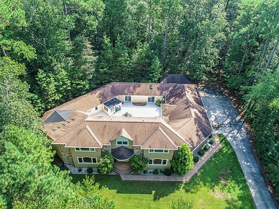 3rd image of 4 Bay Oak Dr