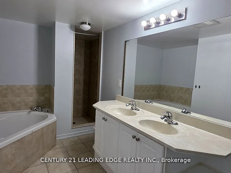 18 Valley Woods Rd #Penthouse 204 — Photo 22