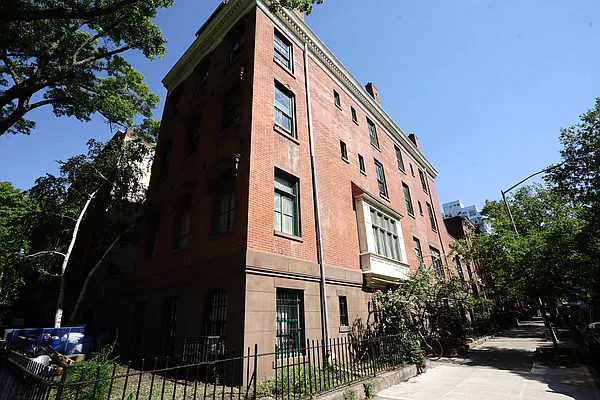 Rented by Compass | media 12