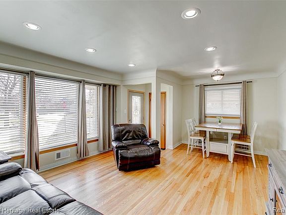 3rd image of 25901 San Rosa Dr
