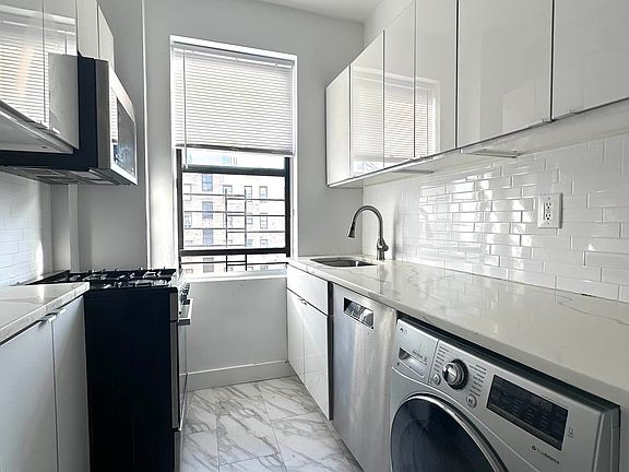 2nd image of 4113 Broadway #11C