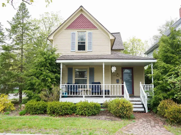 440 W 10th St, Traverse City, MI 49684