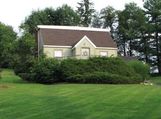 2062 Ridge Rd, Jeannette, PA 15644