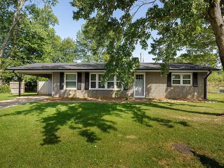4126 Eastwood Dr — Photo 1
