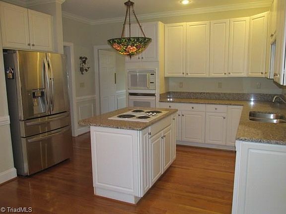 3rd image of 4116 Cherrylaurel Ln