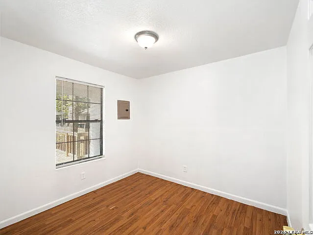 508 Randall Ave — Photo 14