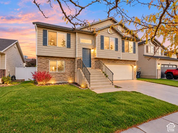 1002 W York Dr, North Salt Lake, UT 84054