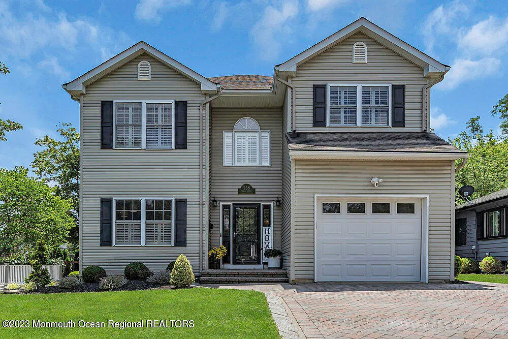 258 Dixon Avenue photo 1