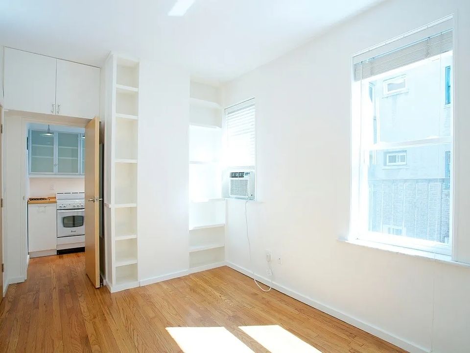 1st image of 140 W 71st St APT 6B