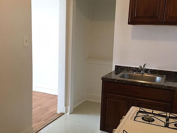 3rd image of 916 N Menard Ave #1