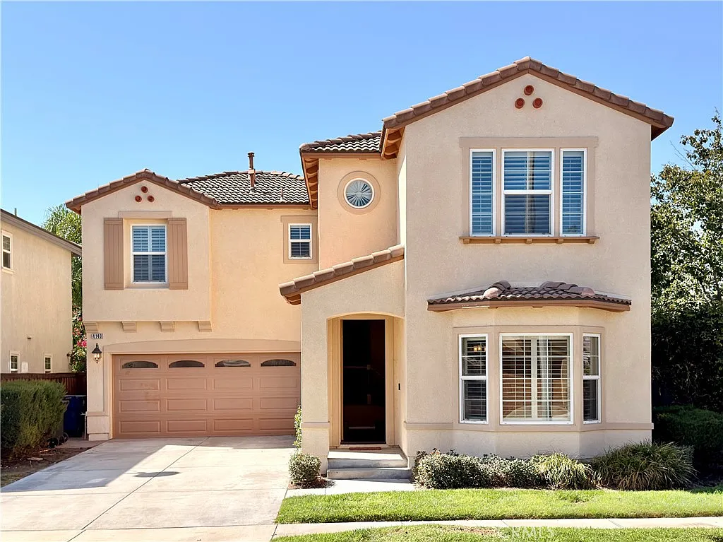 3 bed, 1901 sqft, $3,280 — Photo 1
