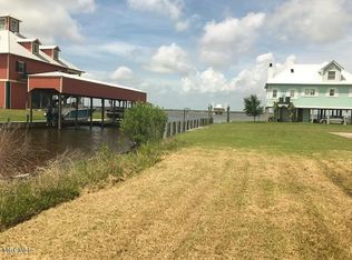 102 Fiber St, Bay St Louis, MS 39520