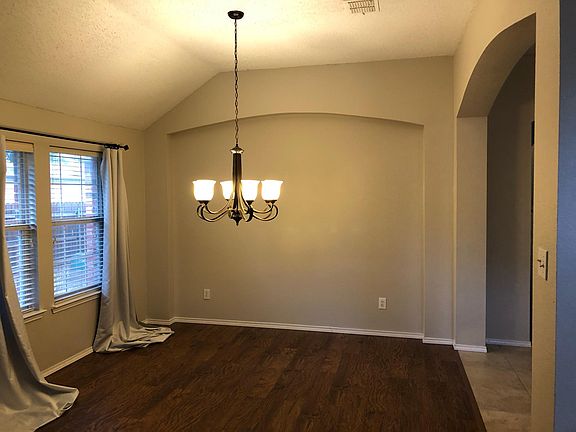 4th image of 313 Birchwood Ln