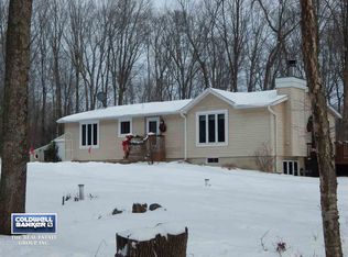 6122 County Line Dr, Rosholt, WI 54473