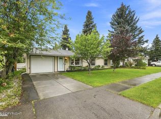 820 Dogwood St, Anchorage, AK 99501