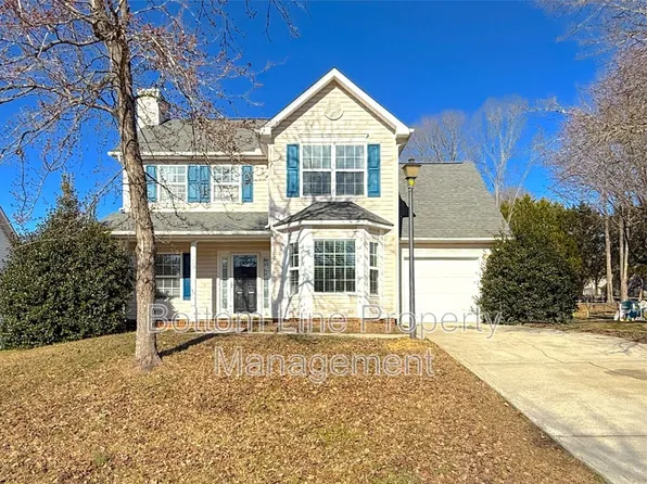8821 Cameron Spring Rd, Charlotte, NC 28214