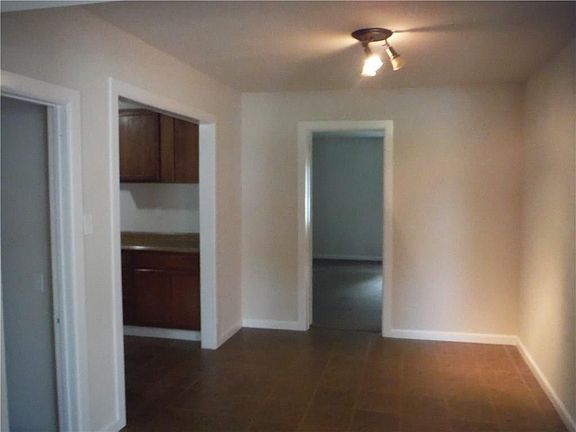 3rd image of 2645 SW 27th St