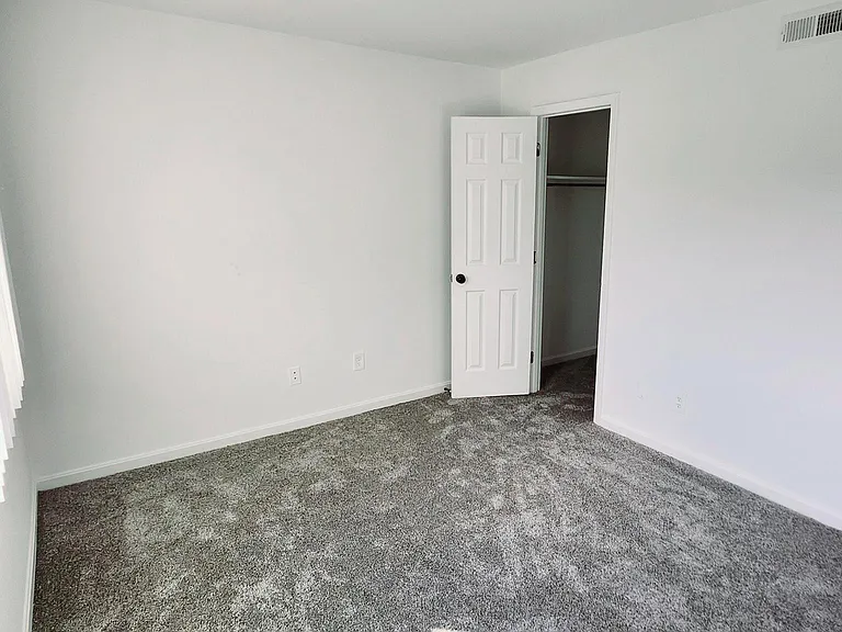 2900 Kings Chapel Rd #5 — Photo 13