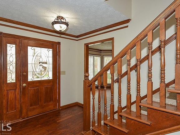 4th image of 2574 Oak Village Pl NE