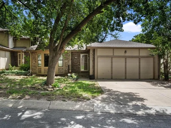 9607 Reeder St, Overland Park, KS 66214