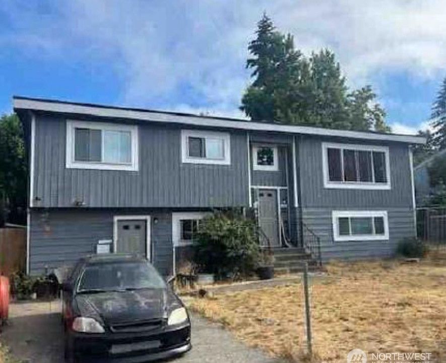 1st image of 1128 S 204th Street
