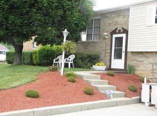 216 Vermillion Dr, Pittsburgh, PA