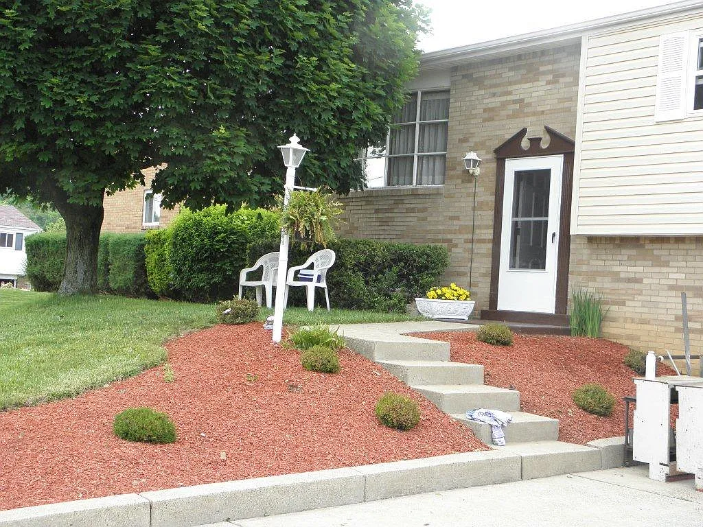 216 Vermillion Dr photo 1