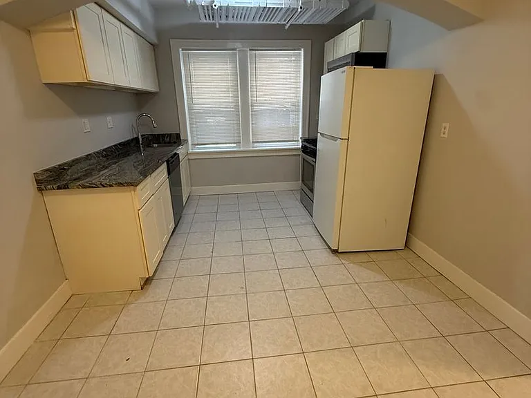 2119-21 S Euclid — Photo 2