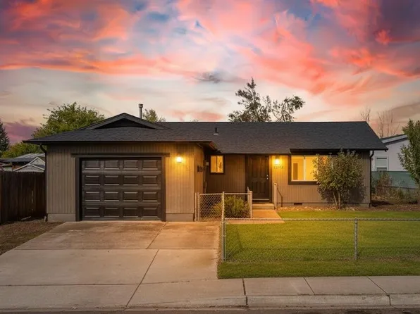 2549 Falcon St, White City, OR 97503