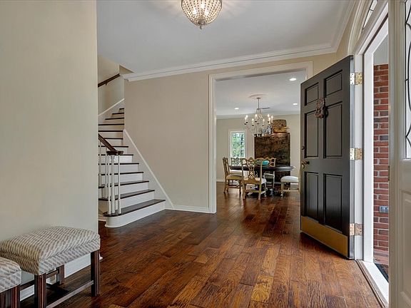 4th image of 2508 Glen Hollow Dr
