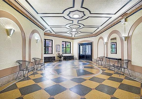 2nd image of 3871 Sedgwick Ave APT 4E