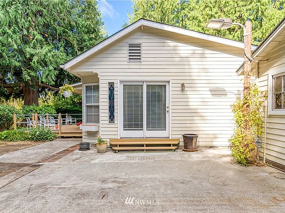 5th image of 4309 188th St SW