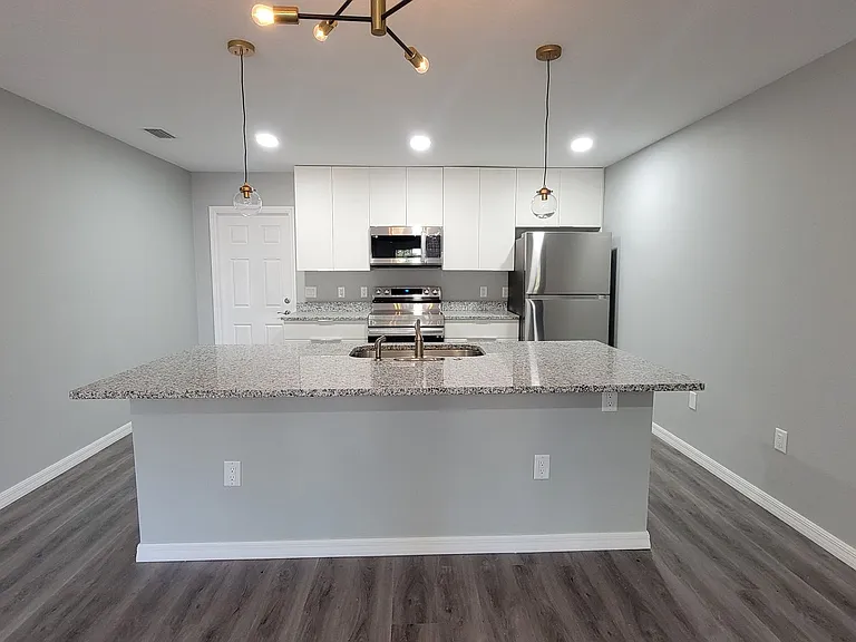 7062 N Regent Ter — Photo 5