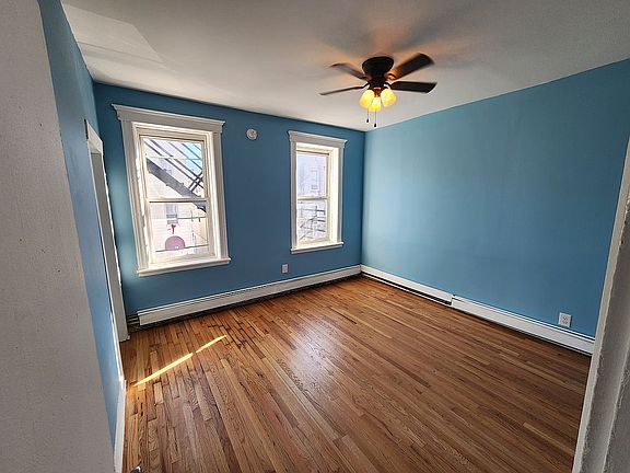 5th image of 17 Sherman Ave