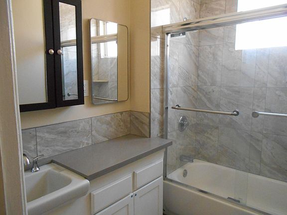 5th image of 266 E 25th St APT 3