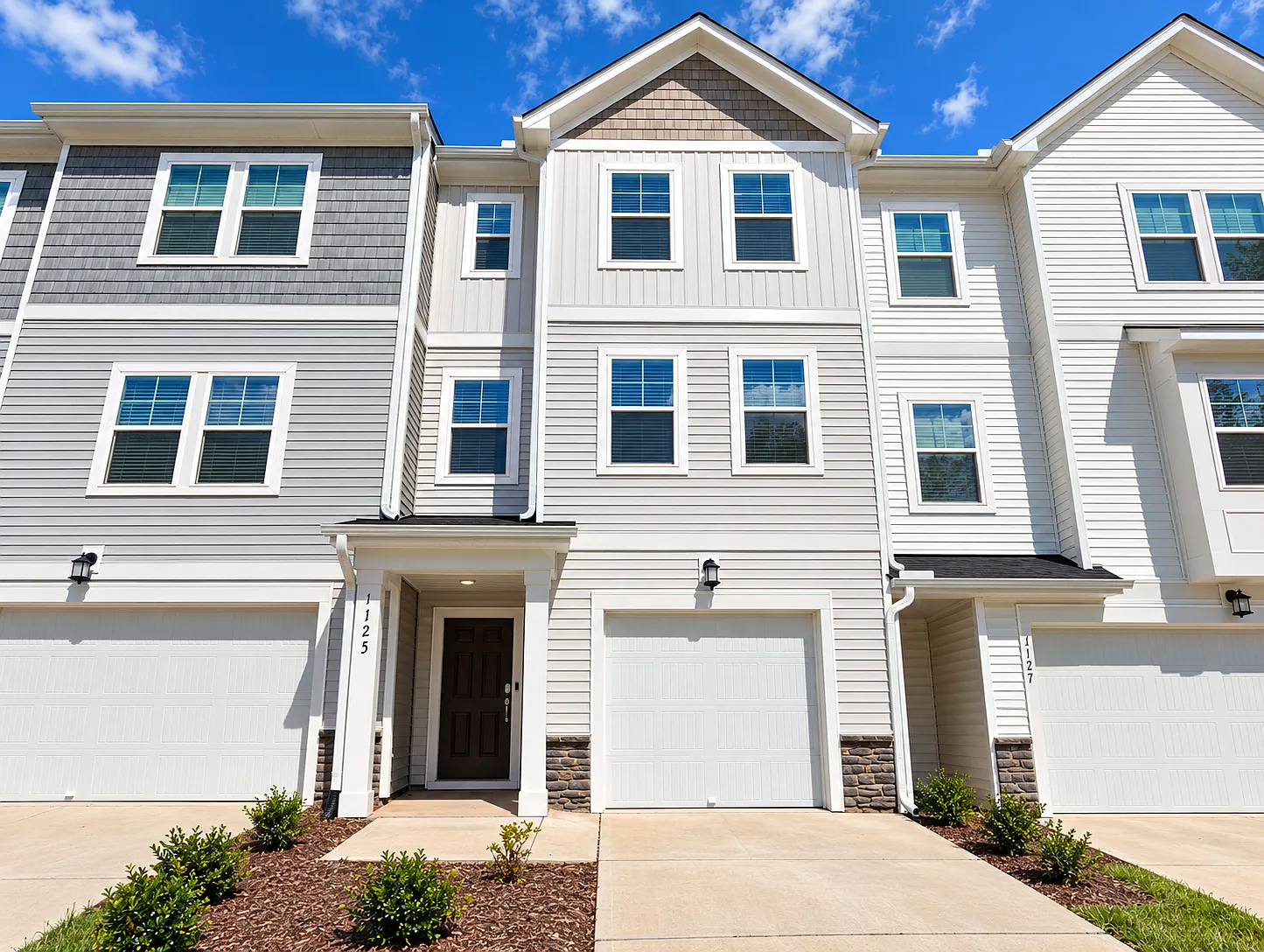 3 bed, 3.5 bath, 1964 sqft, $2,199 — Photo 1