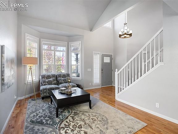 3rd image of 4935 Teton Pl