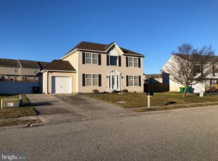 48 Avignon Dr, Newark, DE 19702