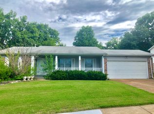 327 Brightfield Trl, Ballwin, MO 63021