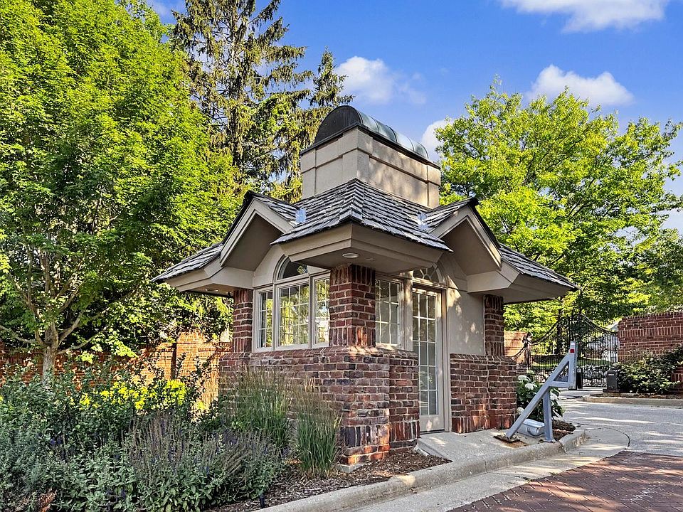 1st image of 530 Park CIRCLE