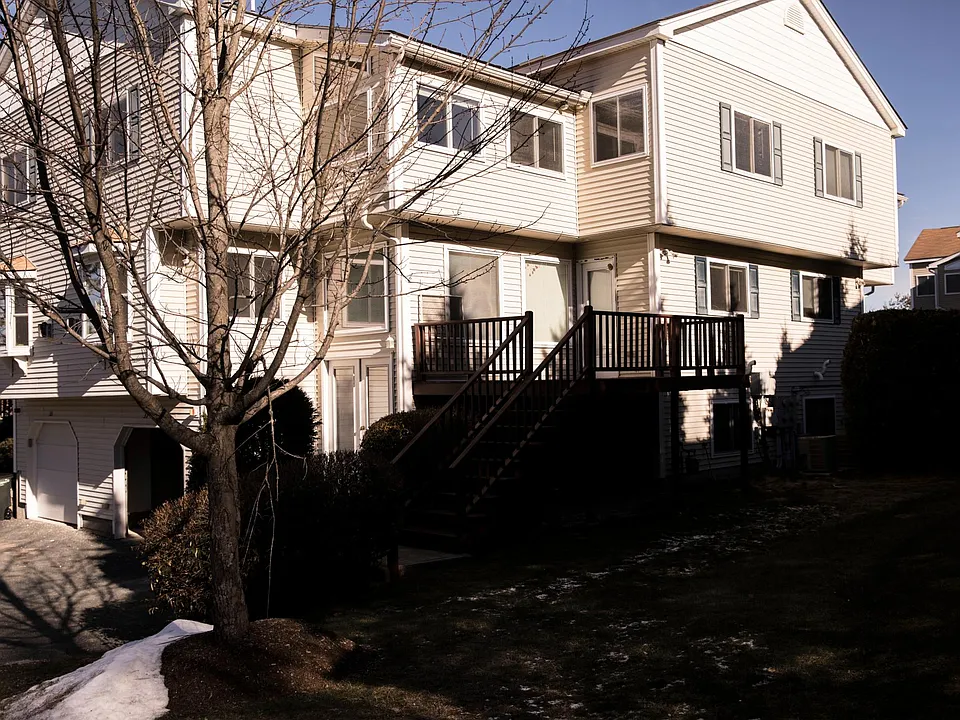37 America Blvd #1C