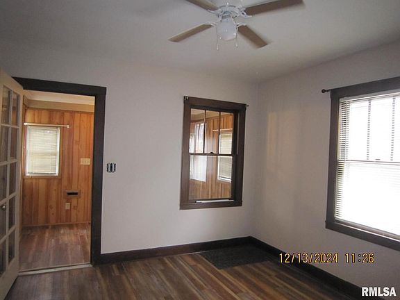 5th image of 113 S Thornwood Ave
