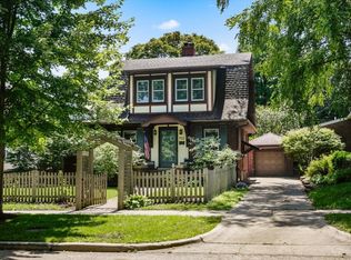 911 W Charles St, Champaign, IL 61821